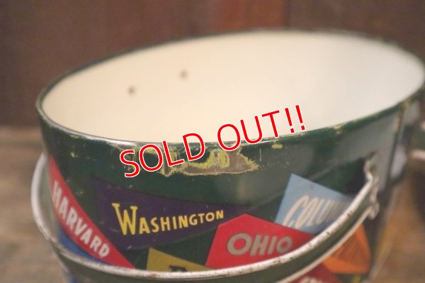 画像9: dp-250404-01 THE OHIO ART CO. 1950's-1960's COLLEGE PENNANTS TIN BOX