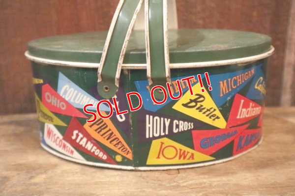画像2: dp-250404-01 THE OHIO ART CO. 1950's-1960's COLLEGE PENNANTS TIN BOX