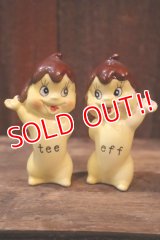 ct-250405-07 Tasty Freeze 1960's tee & eff  Salt & Pepper Shaker