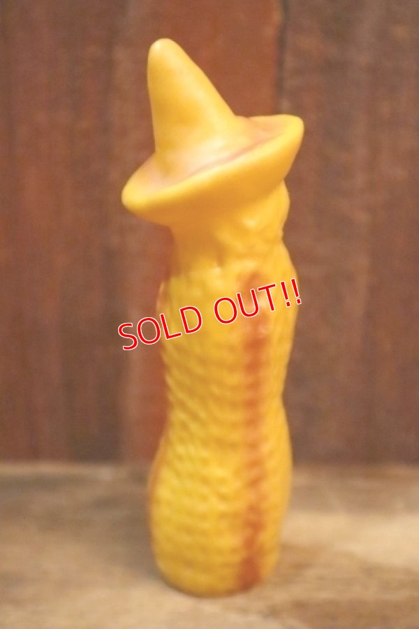 画像5: ct-250205-30 Unknown Peanut (?) Squeaky Toy