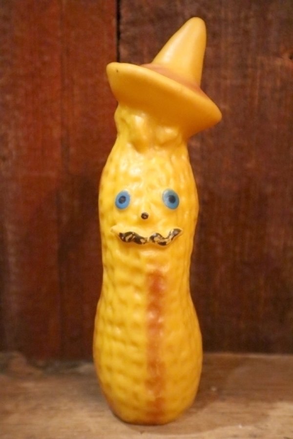 画像1: ct-250205-30 Unknown Peanut (?) Squeaky Toy