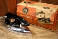 dp-250320-25 GENERAL ELECTRIC 1960's PORTABLE SPRAY SYSTEM AND DRY IRON
