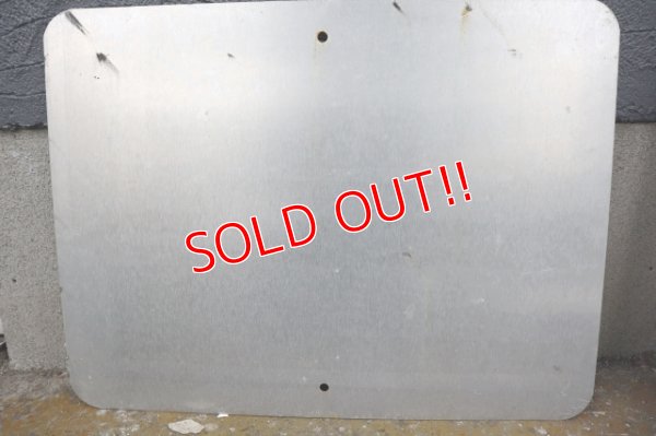 画像9: dp-250531-11 Road Sign "VISITOR PARKING ONLY"