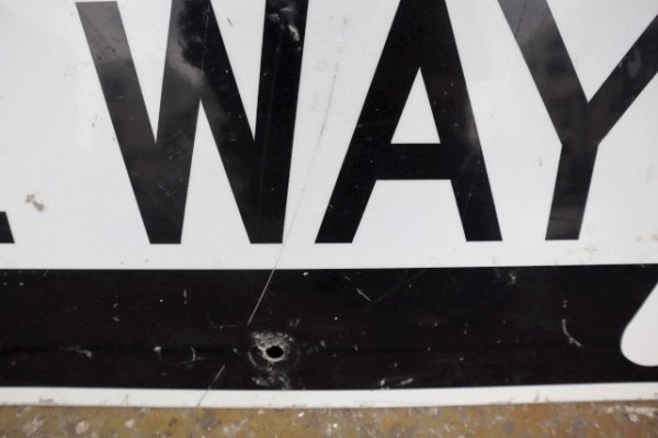 画像4: dp-250531-12 Road Sign "ONE WAY⇒"