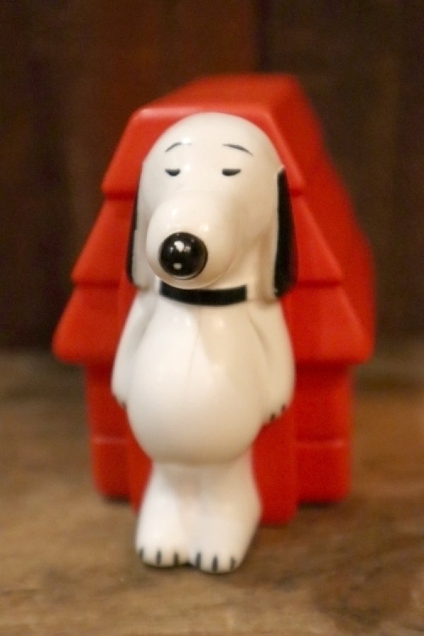 画像2: ct-110309-11 Snoopy and Doghouse / AVON 1970's Non-Tear Shampoo Bottle
