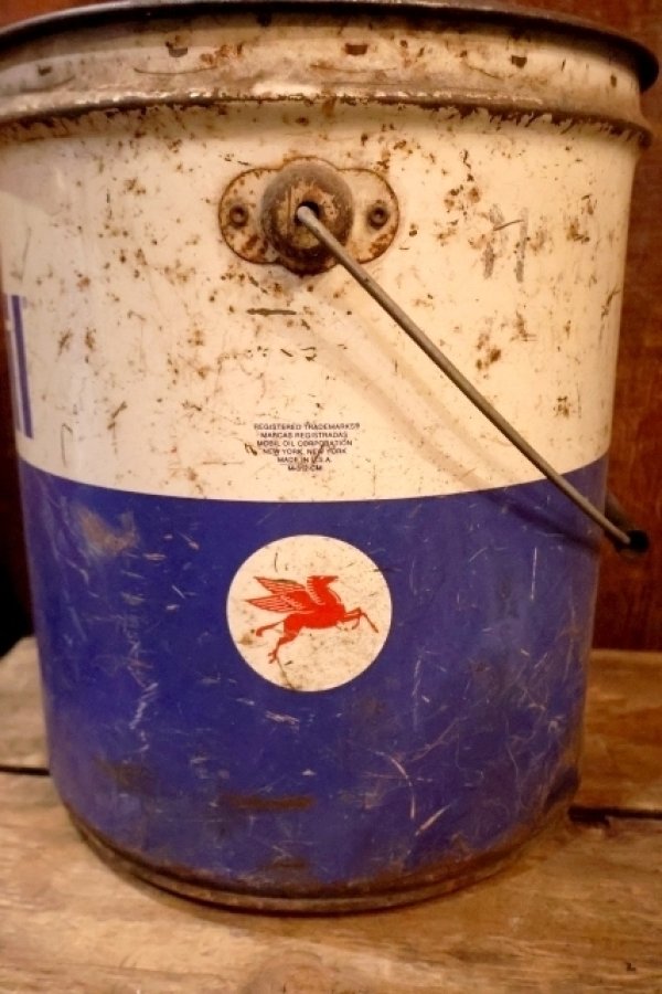 画像4: dp-250618-65 Mobil 1970's 5 U.S. GALLONS GREASE CAN