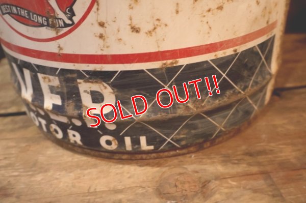 画像4: dp-250618-69 MARATHON V.E.P. 1960's 5 U.S. GALLONS MOTOR OIL CAN