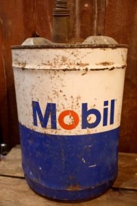 dp-250618-66 Mobil 1970's 5 U.S. GALLONS OIL CAN