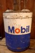 画像1: dp-250618-66 Mobil 1970's 5 U.S. GALLONS OIL CAN (1)