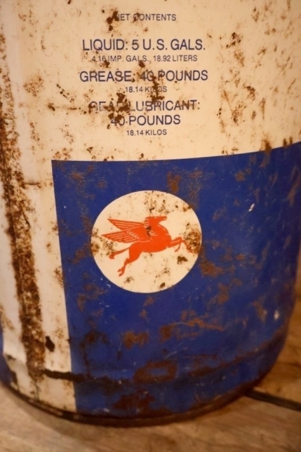 画像6: dp-250618-66 Mobil 1970's 5 U.S. GALLONS OIL CAN