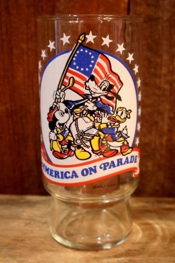 画像1: gs-250803-01 Disney 1970's "AMERICA ON PARADE" Glass