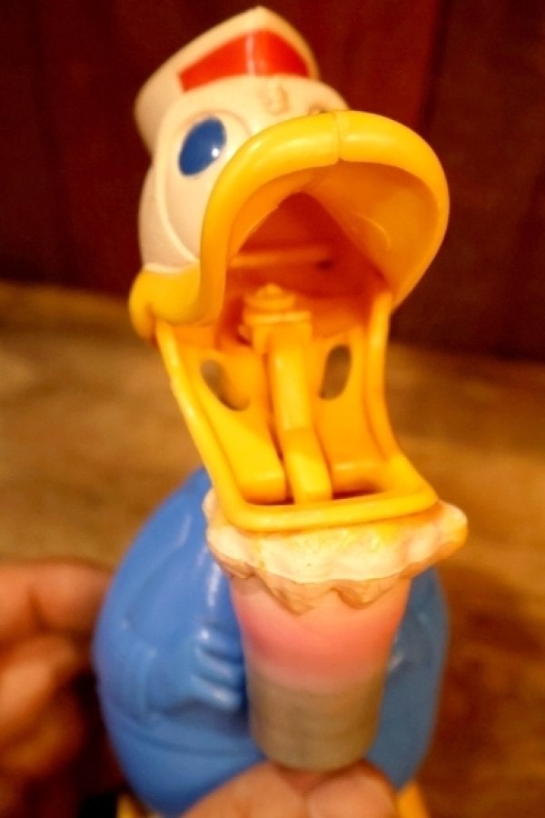 画像8: ct-250802-15 Donald Duck / Morris Plastic Corp. 1950's Donald the Bubble Duck