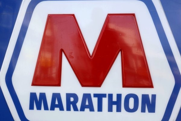 画像2: dp-250618-27 【※店頭ピックのみ特価品】MARATHON 1990's-2000's / Huge Gas Station Sign