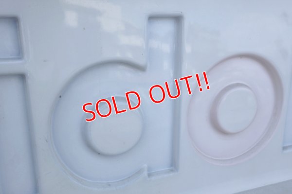 画像13: dp-250618-08 【※店頭ピックのみ】Mobil 1990's Embossed Gas Station Sign