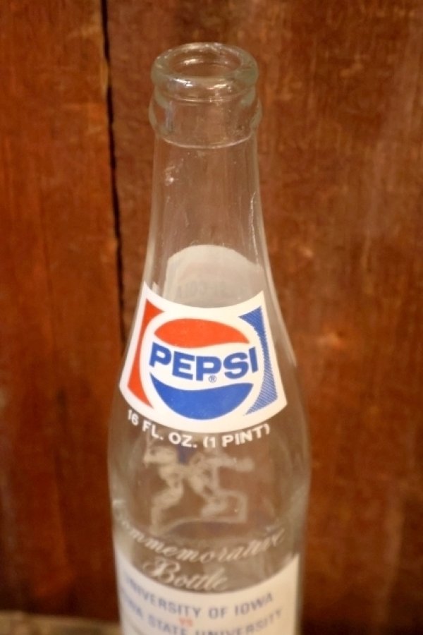 画像5: dp-250802-29 University of Iowa vs Iowa State University / PEPSI 1977 16 FL.OZ. Bottle