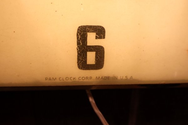 画像5: dp-250618-19 WOLF'S HEAD MOTOR OIL & LUBES 1960's PAM CLOCK