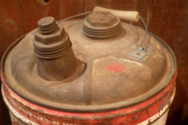 画像8: dp-251008-80 KENDALL 1950's  5 U.S. GALLONS MOTOR OIL CAN