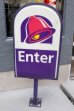 画像1: dp-251008-19 【店頭ピックのみ・発送不可】TACO BELL 1990's-2000's Drive-Thru "Enter" Sign (1)
