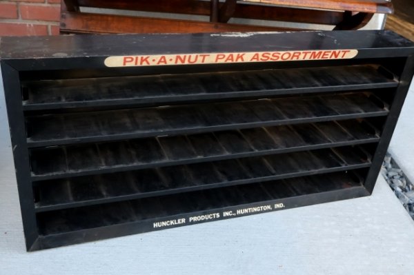 画像2: dp-251010-04 HUNCKLER PRODUCTS INC., 1960's PIK-A-NUT PAK ASSORTMENT METAL DISPLAY RACK