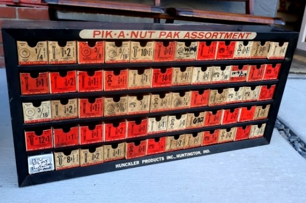 画像1: dp-251010-04 HUNCKLER PRODUCTS INC., 1960's PIK-A-NUT PAK ASSORTMENT METAL DISPLAY RACK