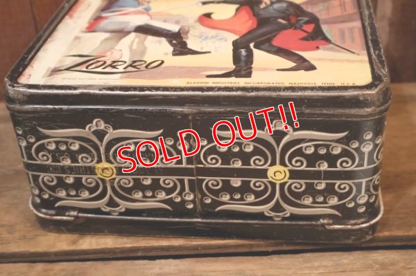 画像9: ct-251105-19 The Mask of Zorro / ALADDIN 1958 Metal Lunch Box w/ Bottle