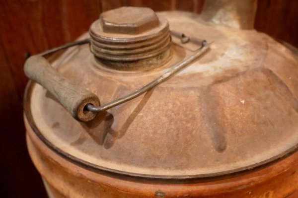 画像7: dp-251008-81 DERBY 1960's FIVE U.S. GALLONS MOTOR OIL CAN