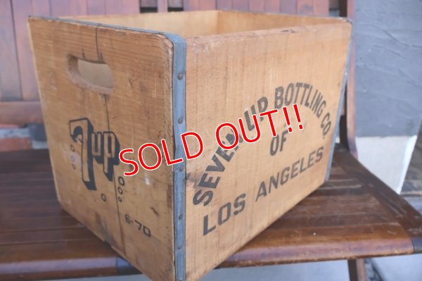 画像1: dp-260106-08 SEVEN UP BOTTLING CO. OF LOS ANGELS 7 Up / 1970's Wood Box