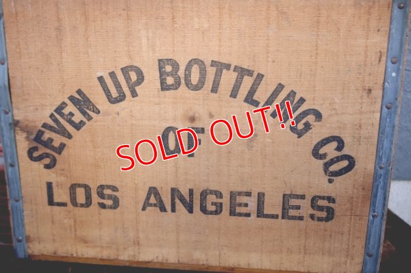画像2: dp-260106-08 SEVEN UP BOTTLING CO. OF LOS ANGELS 7 Up / 1970's Wood Box