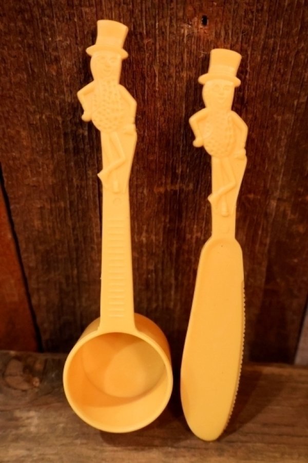 画像1: nt-250205-78 PLANTERS / MR.PEANUT 1990's Butter Knife &  Measuring Spoon
