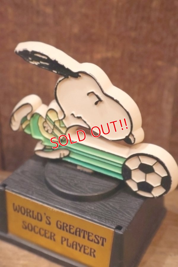 画像2: ct-251201-56 Snoopy / AVIVA 1970's Trophy " World's Greatest Soccer Player"