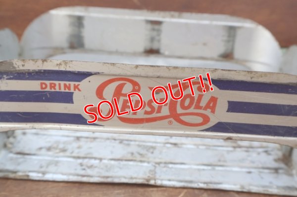 画像2: dp-260204-23 PEPSI-COLA 1950's Metal Bottle Carrier
