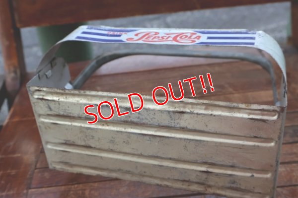 画像10: dp-260204-23 PEPSI-COLA 1950's Metal Bottle Carrier