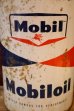 画像2: dp-260204-70 Mobil Mobiloil 1950's-1960's 5 U.S. QUARTS CAN (2)