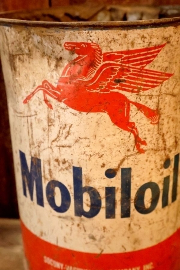 画像2: dp-260204-71 Mobil Mobiloil 1940's-1950's 5 U.S. QUARTS CAN