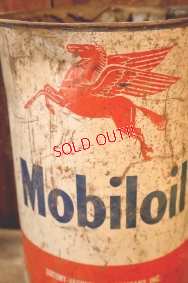 画像2: dp-260204-71 Mobil Mobiloil 1940's-1950's 5 U.S. QUARTS CAN