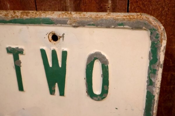 画像2: dp-260204-08 TWO HOUR PARKING STEEL EMBOSSED STREET ROAD SIGN