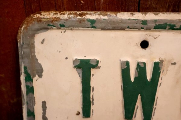 画像2: dp-260204-08 TWO HOUR PARKING STEEL EMBOSSED STREET ROAD SIGN