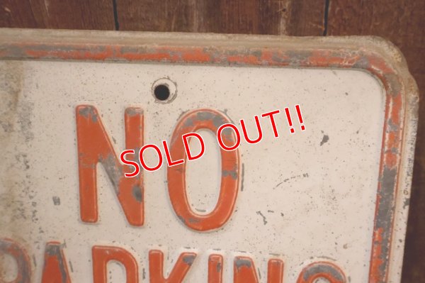 画像2: dp-260204-08 NO PARKING BETWEEN SIGNS → STEEL EMBOSSED STREET ROAD SIGN