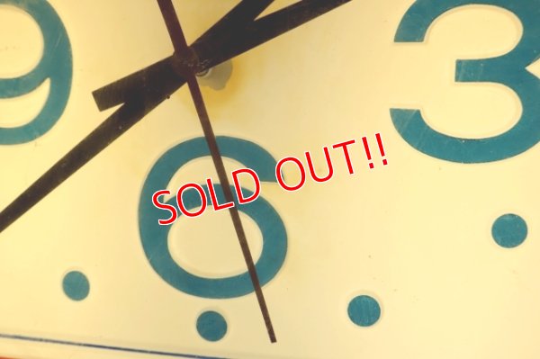 画像4: dp-260204-04 PEPSI 1970's-1980's Lighted Wall Clock