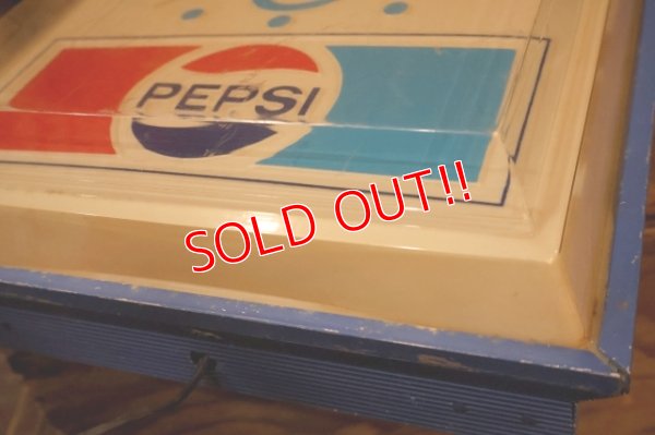 画像10: dp-260204-04 PEPSI 1970's-1980's Lighted Wall Clock