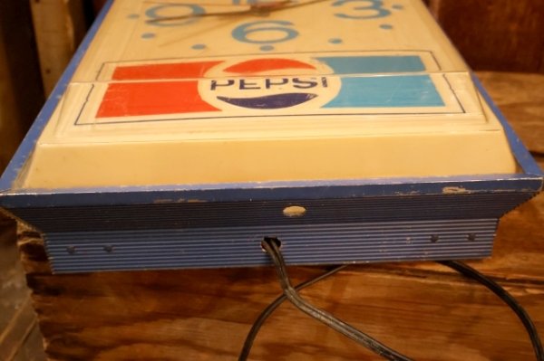 画像18: dp-260204-04 PEPSI 1970's-1980's Lighted Wall Clock