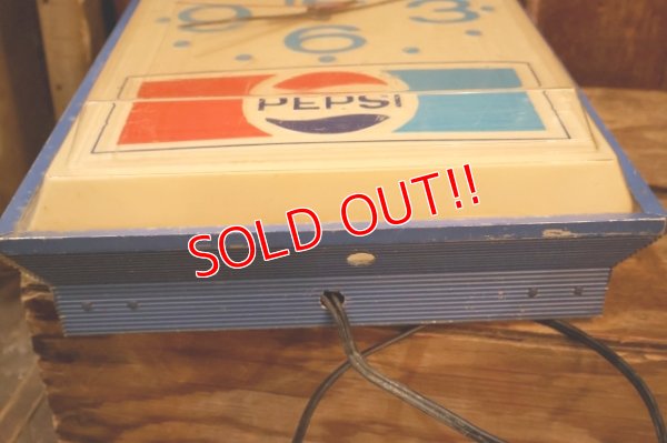 画像18: dp-260204-04 PEPSI 1970's-1980's Lighted Wall Clock