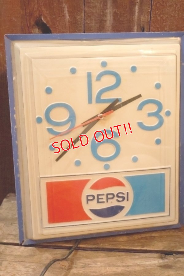 画像7: dp-260204-04 PEPSI 1970's-1980's Lighted Wall Clock
