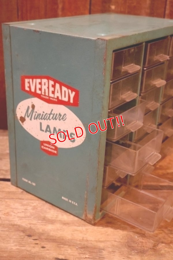 画像3: dp-260204-54 EVEREADY / 1950's-1960's Miniature LAMPS Metal Cabinet