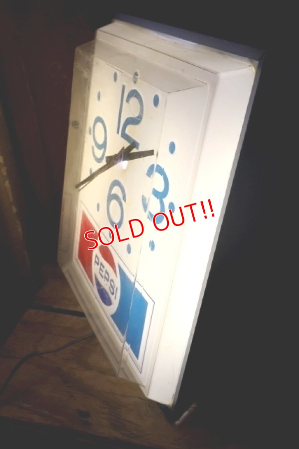画像6: dp-260204-04 PEPSI 1970's-1980's Lighted Wall Clock