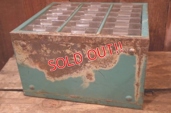 画像17: dp-260204-54 EVEREADY / 1950's-1960's Miniature LAMPS Metal Cabinet