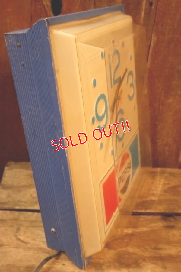 画像11: dp-260204-04 PEPSI 1970's-1980's Lighted Wall Clock