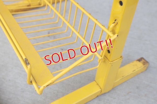 画像11: dp-260204-30 PLANTERS / MR.PEANUT 1980's〜"MUNCH 'N GO" METAL RACK