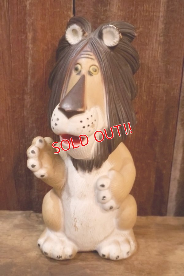 画像1: ct-251201-29 Tawny Scrawny Lion / PLAY PAL PLASTIC 1970's Coin Bank