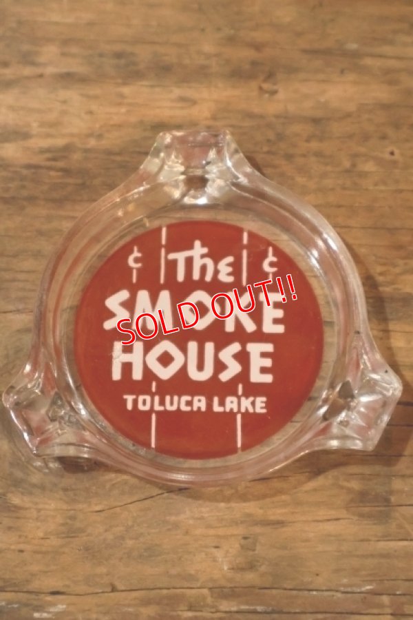 画像2: dp-260204-60 The SMOKE HOUSE VINTAGE GLASS ASHTRAY